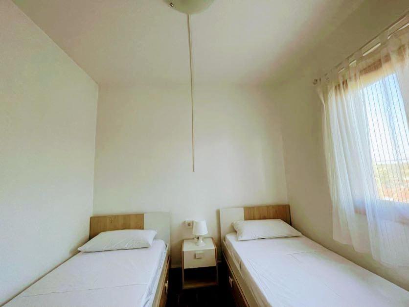 Precioso apartamento residencial con piscina Cala En Porter  Luaran gambar